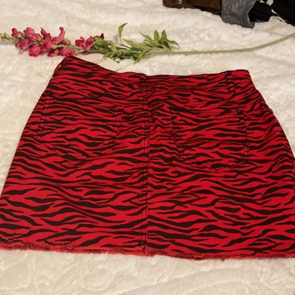 NWT PREMIUM DENIM SKIRT SIZE LARGE - Picture 6 of 8